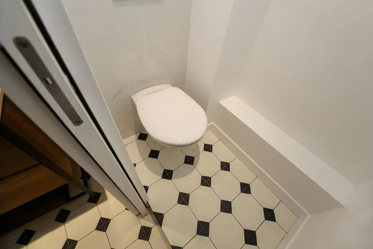 Apartment Proche Des Celebres Puces De 4p *